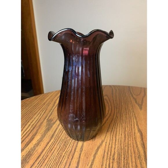 Purple Amethyst Glass Ribbed Vase 10” Tall 5” Wide Flower Pot Planter Beautiful - Picture 3 of 6